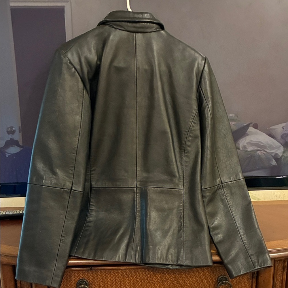 Wilsons Leather Women's Classic Black Leather Jacket - Picture 3 of 3